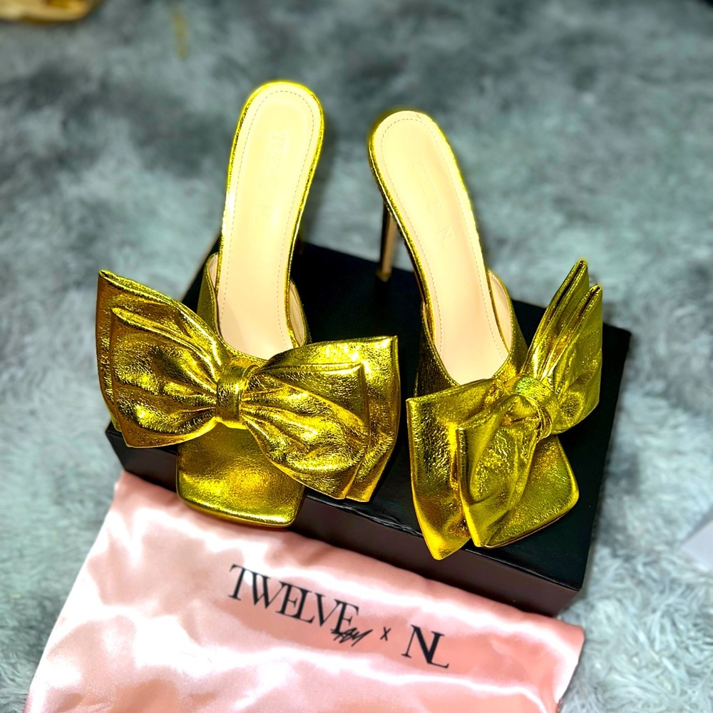 Nicole lynel Girlfriend mules size 8.5
